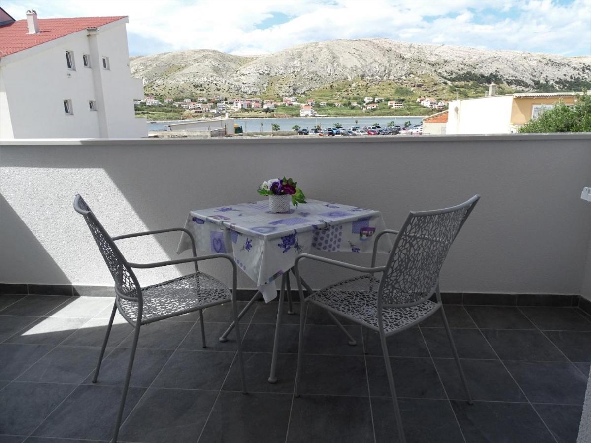 Apartments By The Sea Pag - 16100 パグ エクステリア 写真