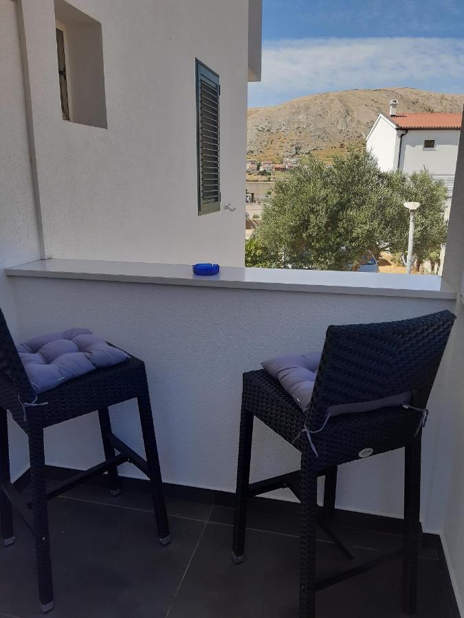 Apartments By The Sea Pag - 16100 パグ エクステリア 写真