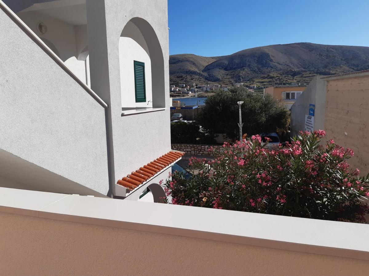 Apartments By The Sea Pag - 16100 パグ エクステリア 写真