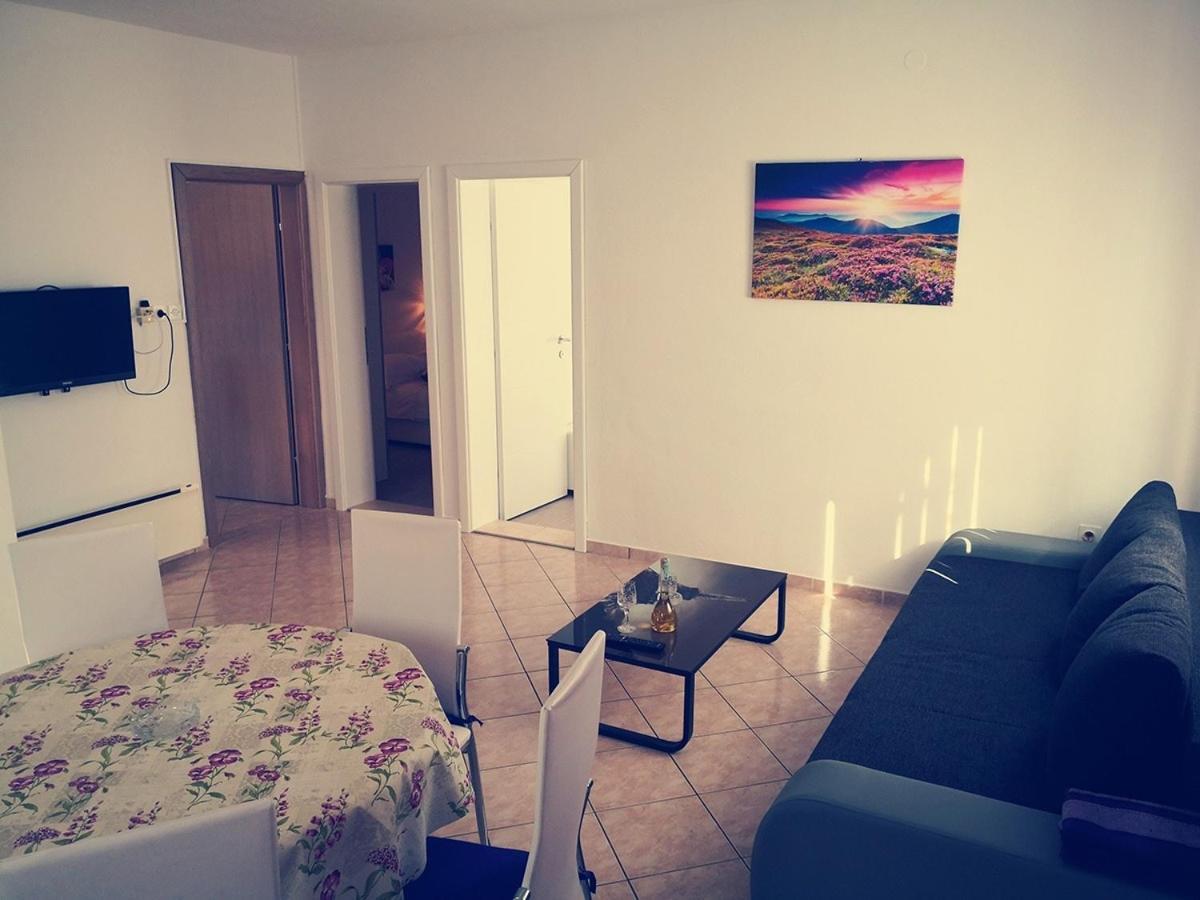 Apartments By The Sea Pag - 16100 パグ 部屋 写真